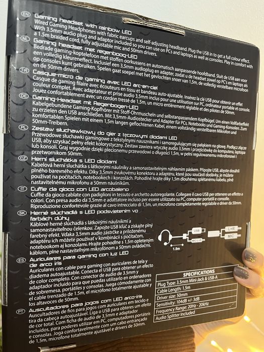 Навушники світяться