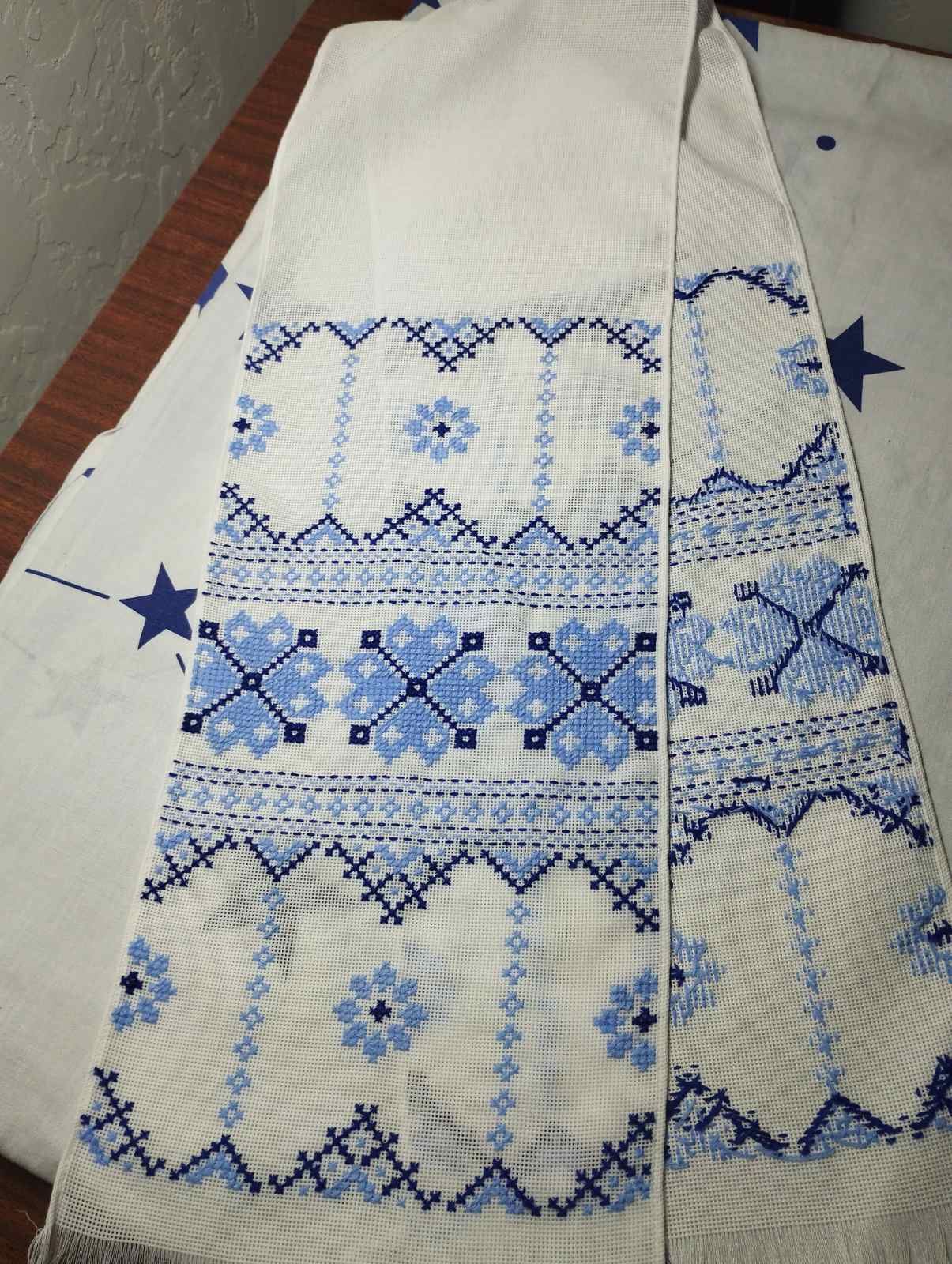 Вишитий рушник хрестиком