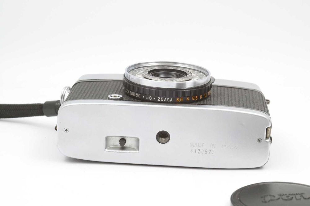 Olympus PEN EE-3 Zuiko 28mm f3.5