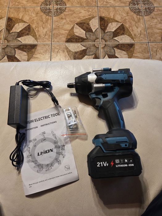 Klucz udarowy zamiennik makita z baterią i ładowarką
