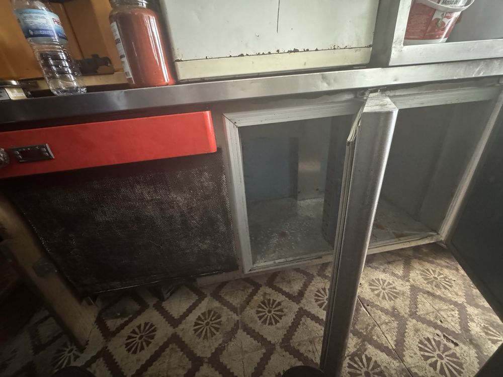 Bancada refrigerada com duas portas