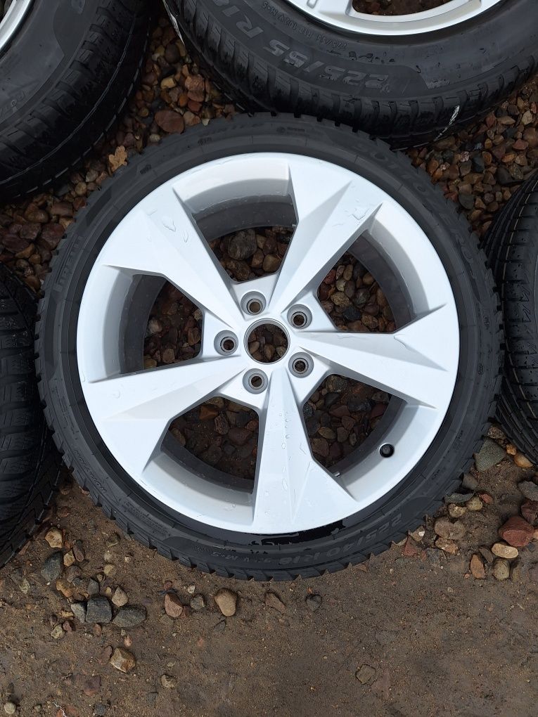 Koła zimowe Audi A3 8Y 225 40 r18
