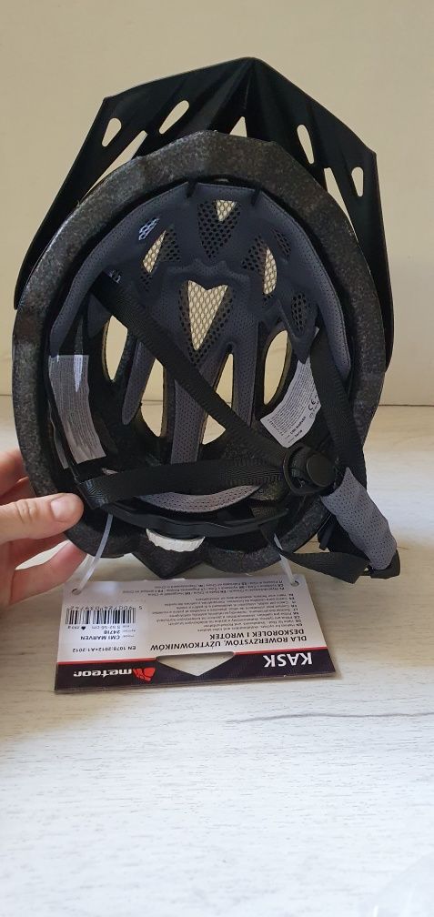 Kask rowerowy Meteor Marven S 52-56 cm czarny
Kolor