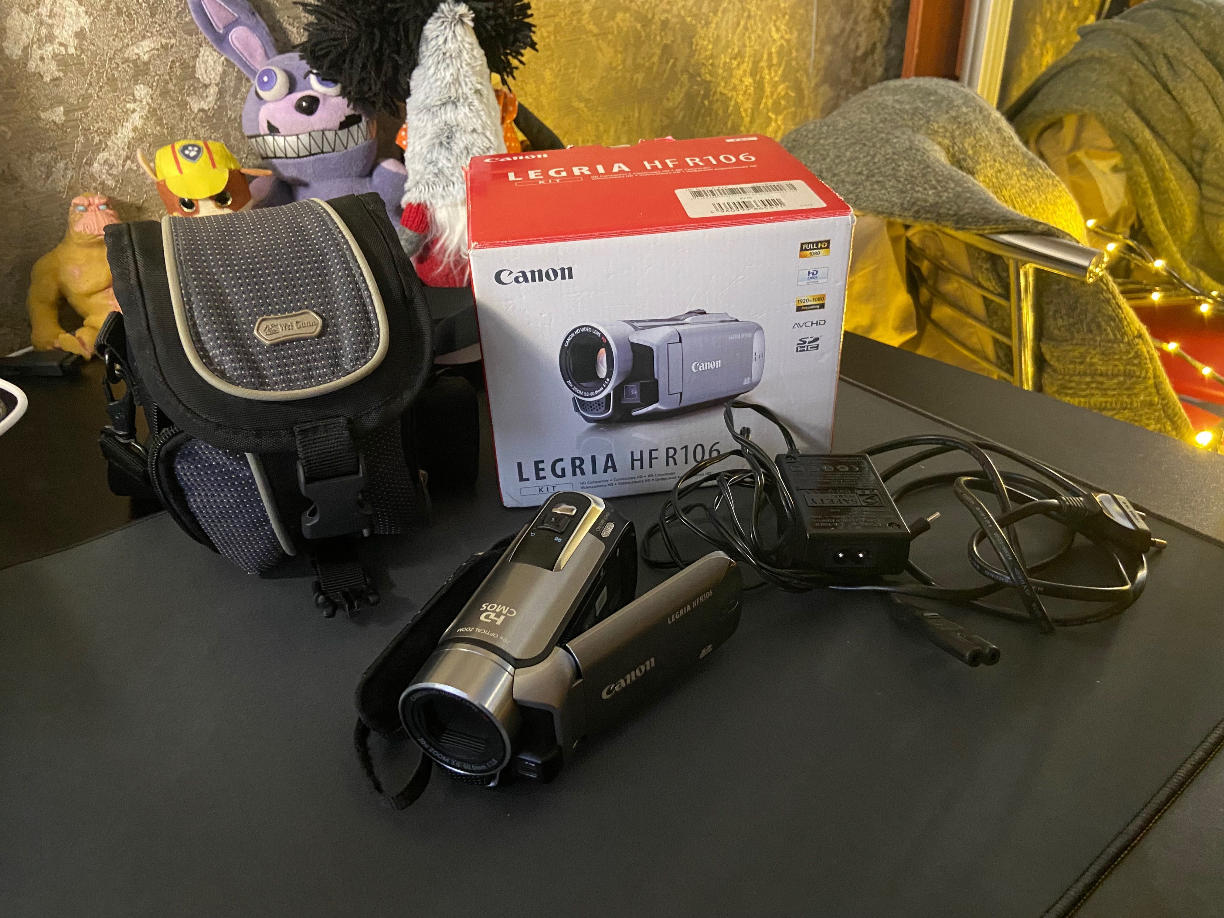 Відеокамера Canon Legria HF R106