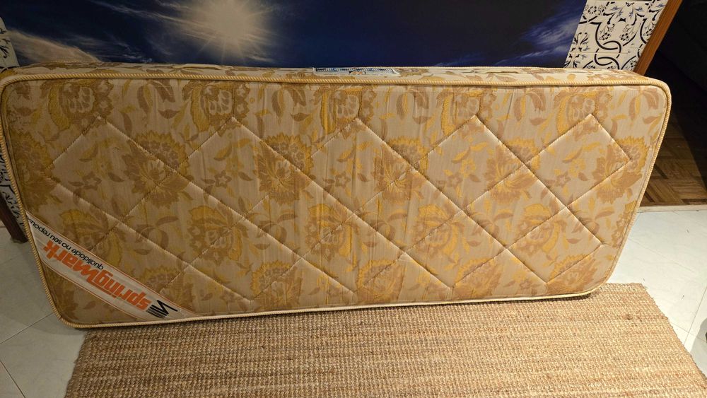 Colchão usado em bom estado, 180 x 80 x 17 cm, solteiro, individual.