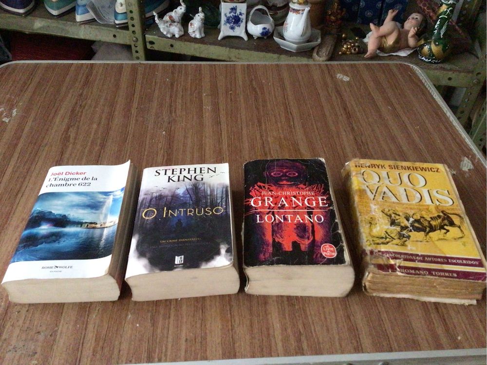 4 livros antigos em muito bom estado