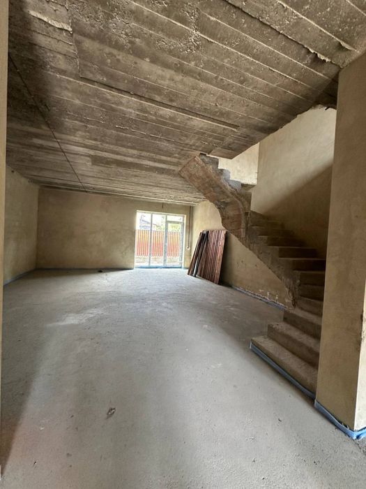 Продаж зданого таунхауса