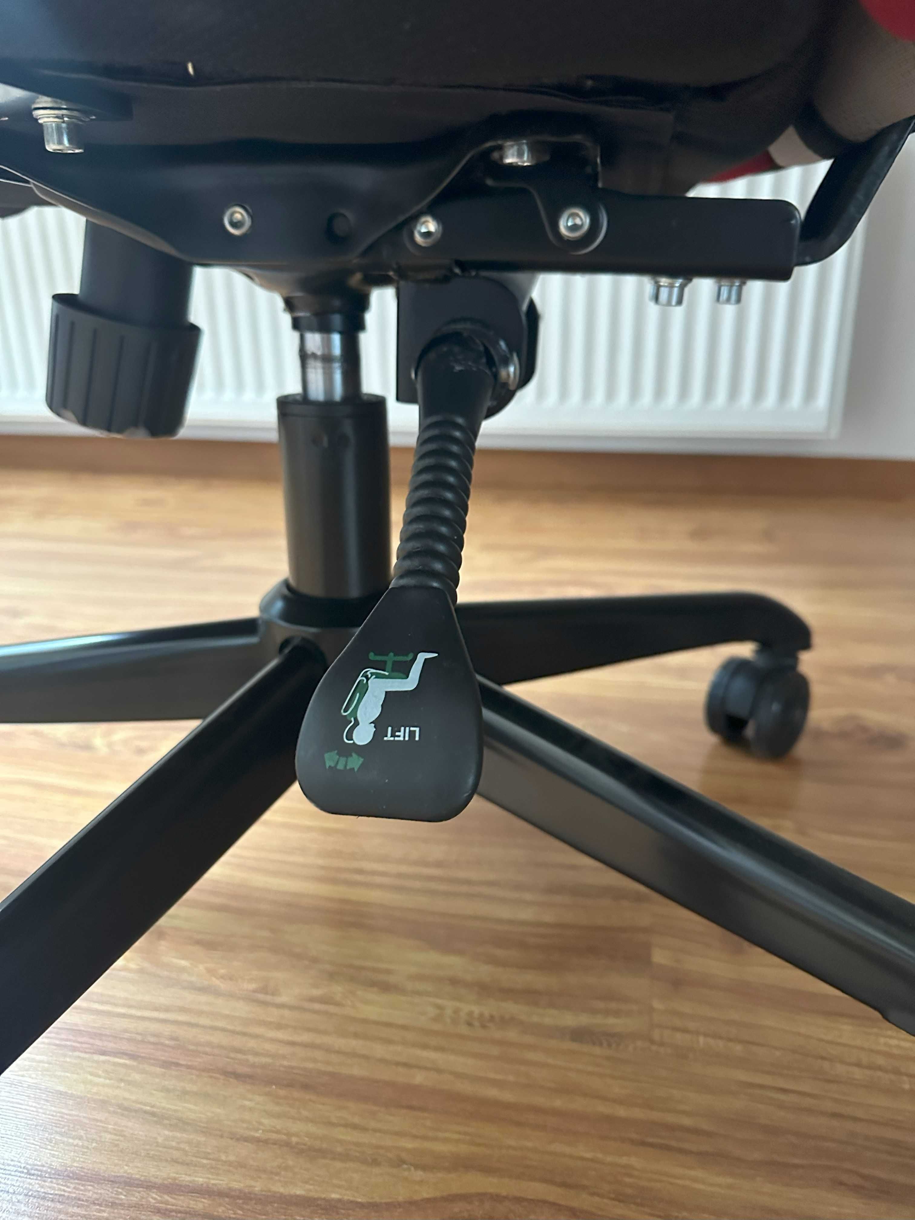 Fotel SPC GEAR EG450 Szaro-czerwony
