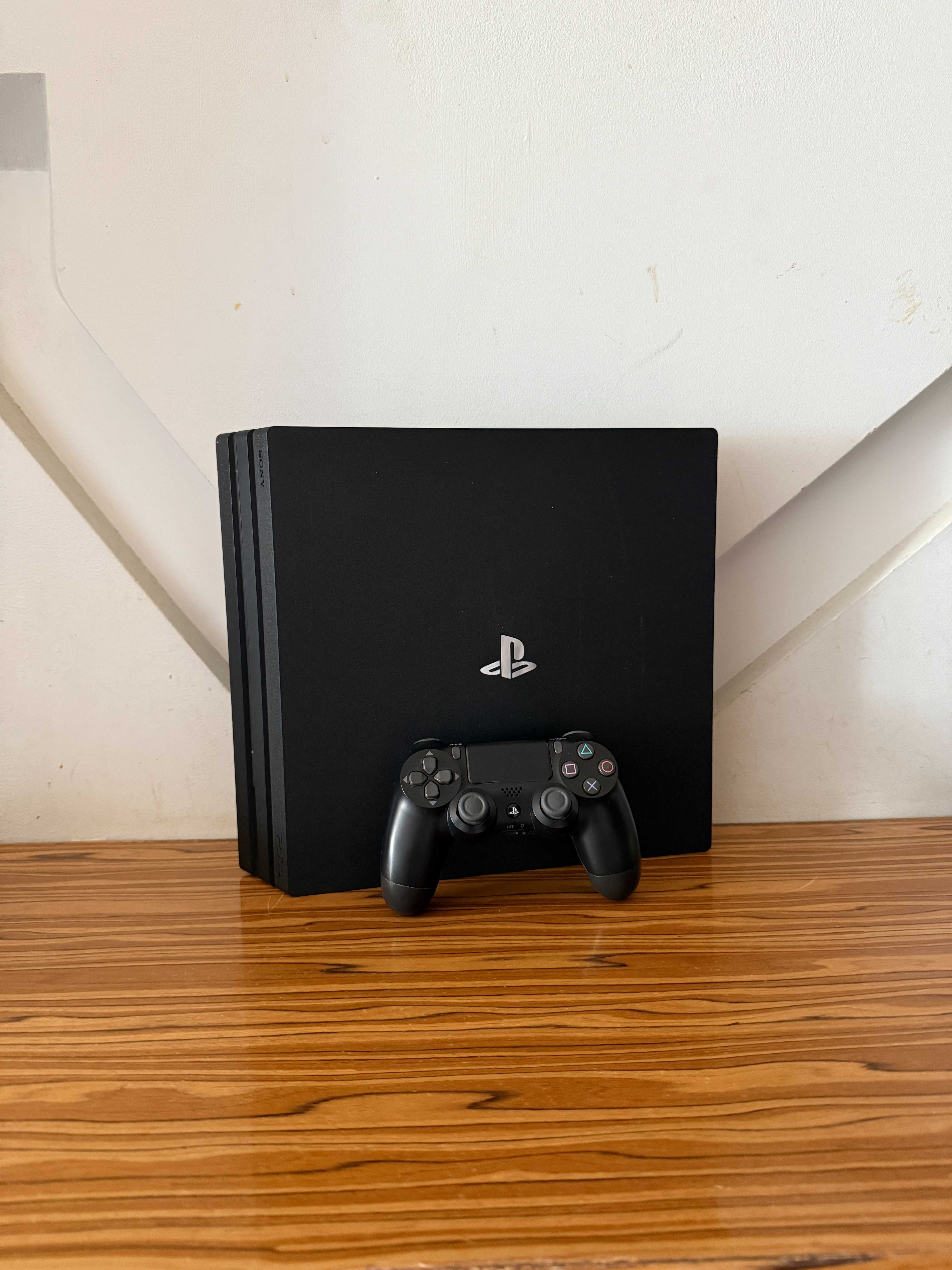 [PS4] Konsola SONY PlayStation 4 Pro 1TB (11.00SOFT) (CUH-7216B) + Pad