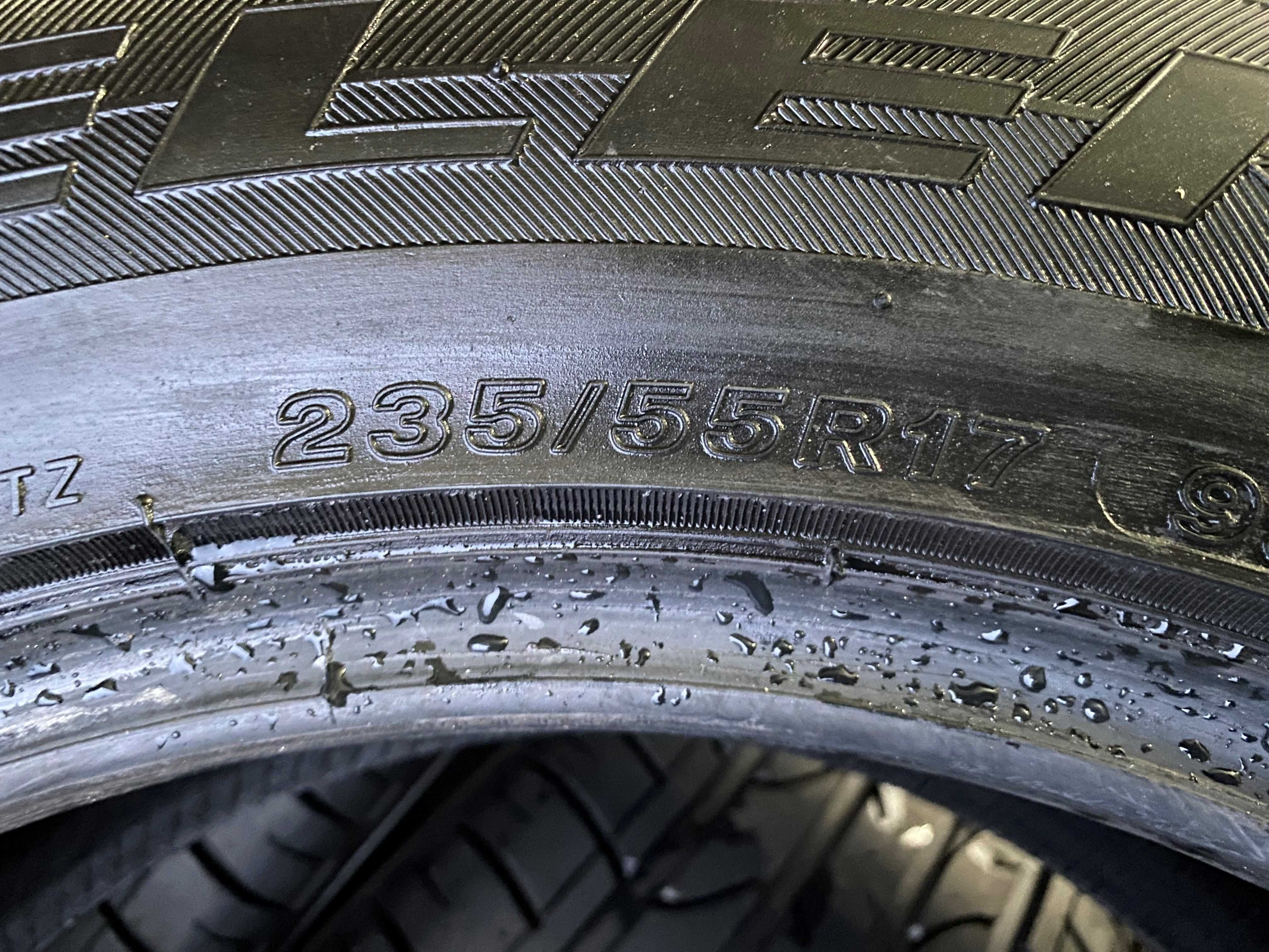 Komplet opon Bridgestone Dueler 235/55 R17