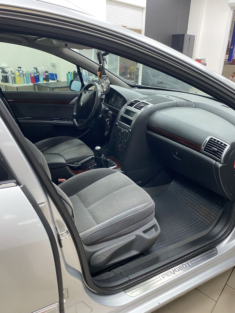 Авто Peugeot 407 SW