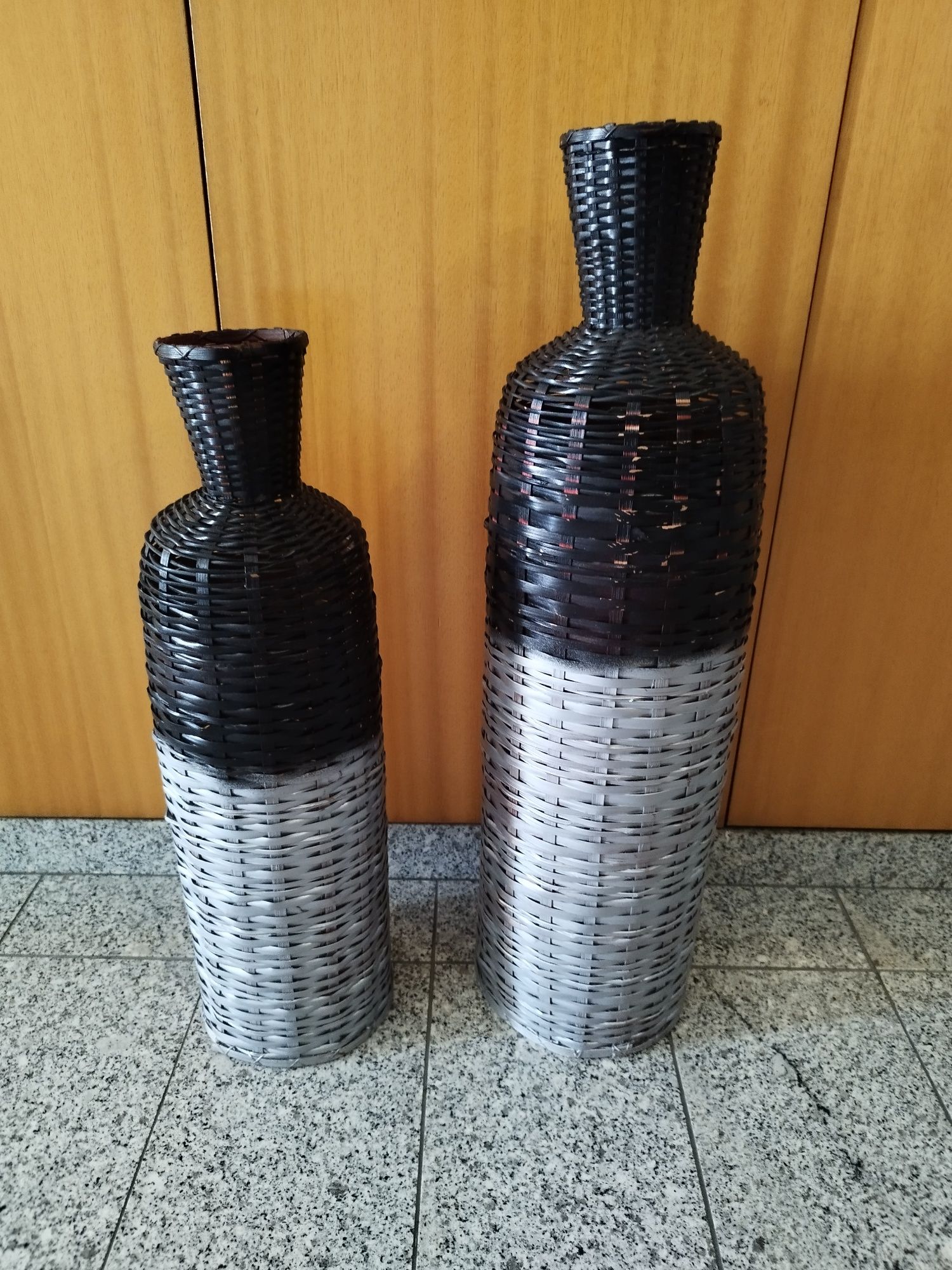 Peças decorativas em cesto