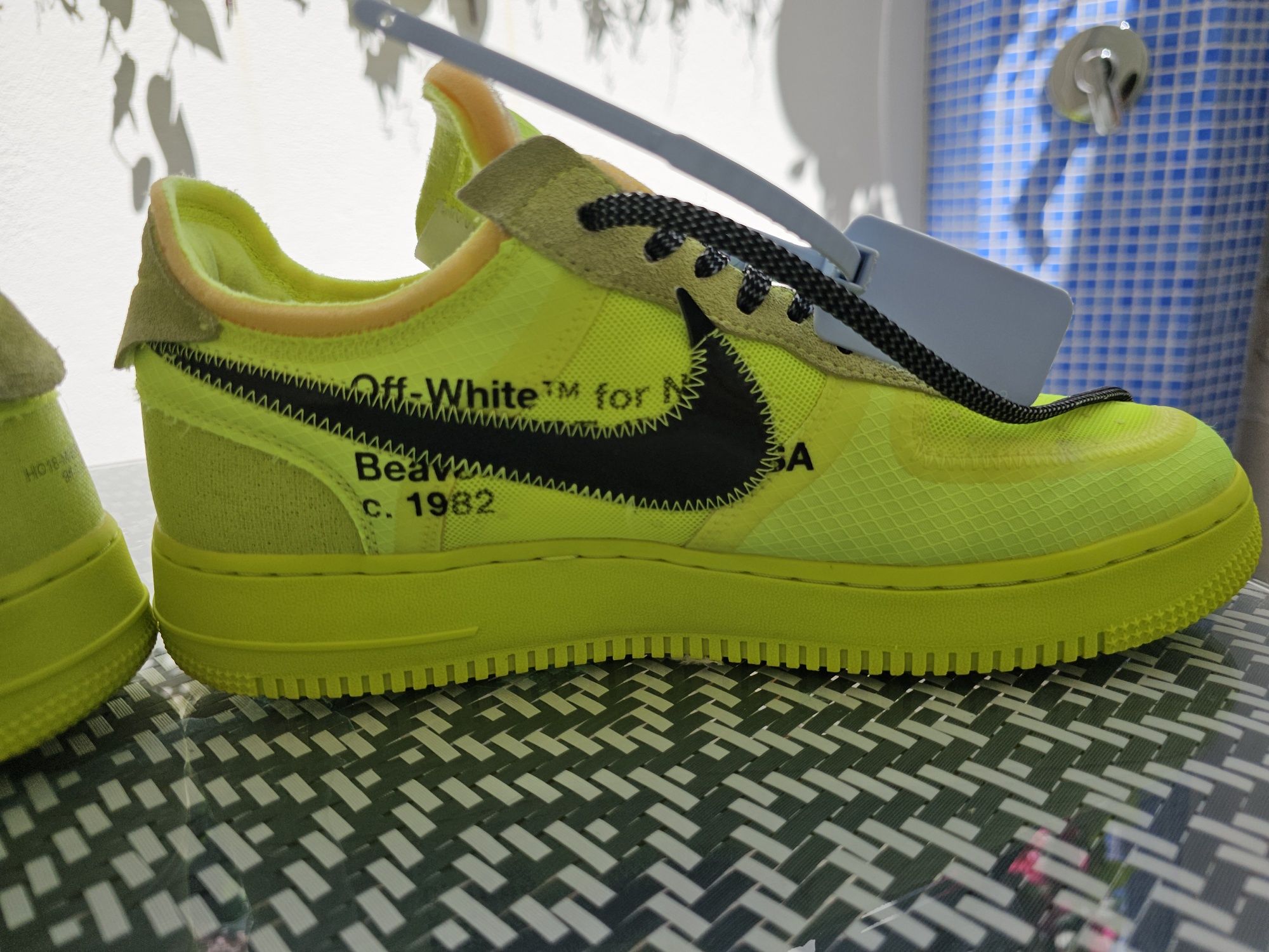 Nike Air Force 1 Off-White Volt