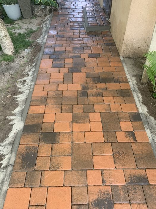 Укладка та продаж тротуарної плитки Київ та область