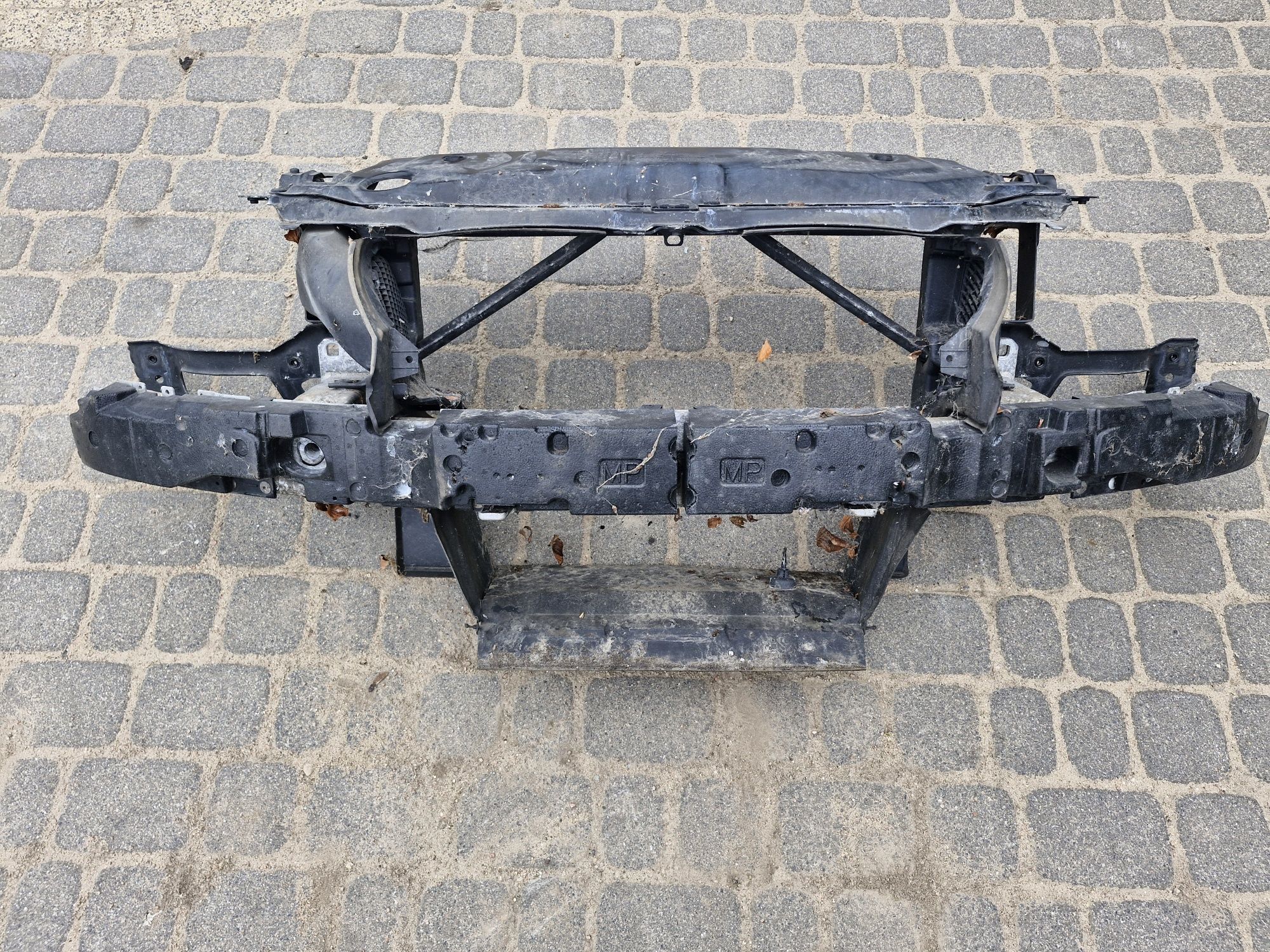 Bmw e60 / 61 520d n47d20a LCI M pakiet pas przedni , belka , strafa zg