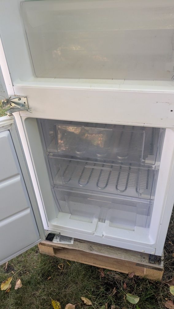 Lodówka zamrażarka do zabudowy Whirlpool ART470