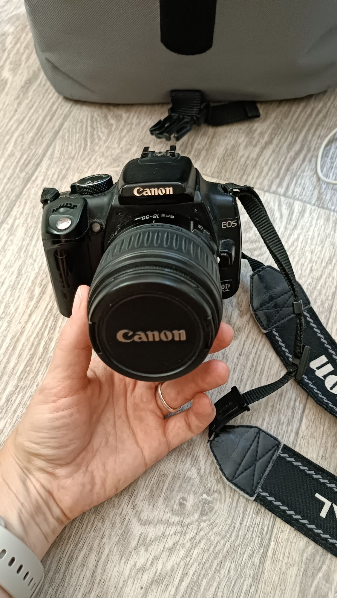 Canon DS126071 EOS 350D Digital , обьектив EFs 18-55 mm, с сумкой