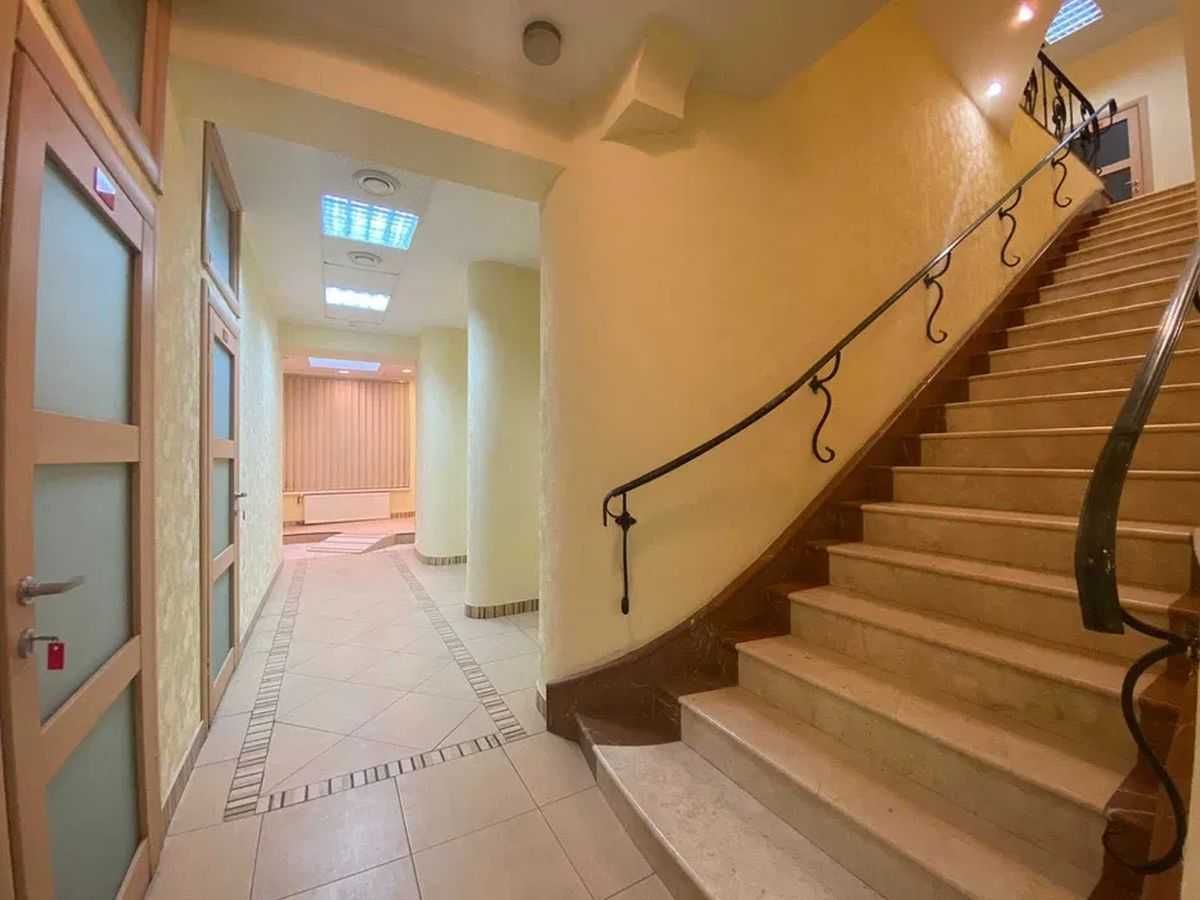 Офіс 1660 м.кв. Саксаганського 67, центр, паркінг