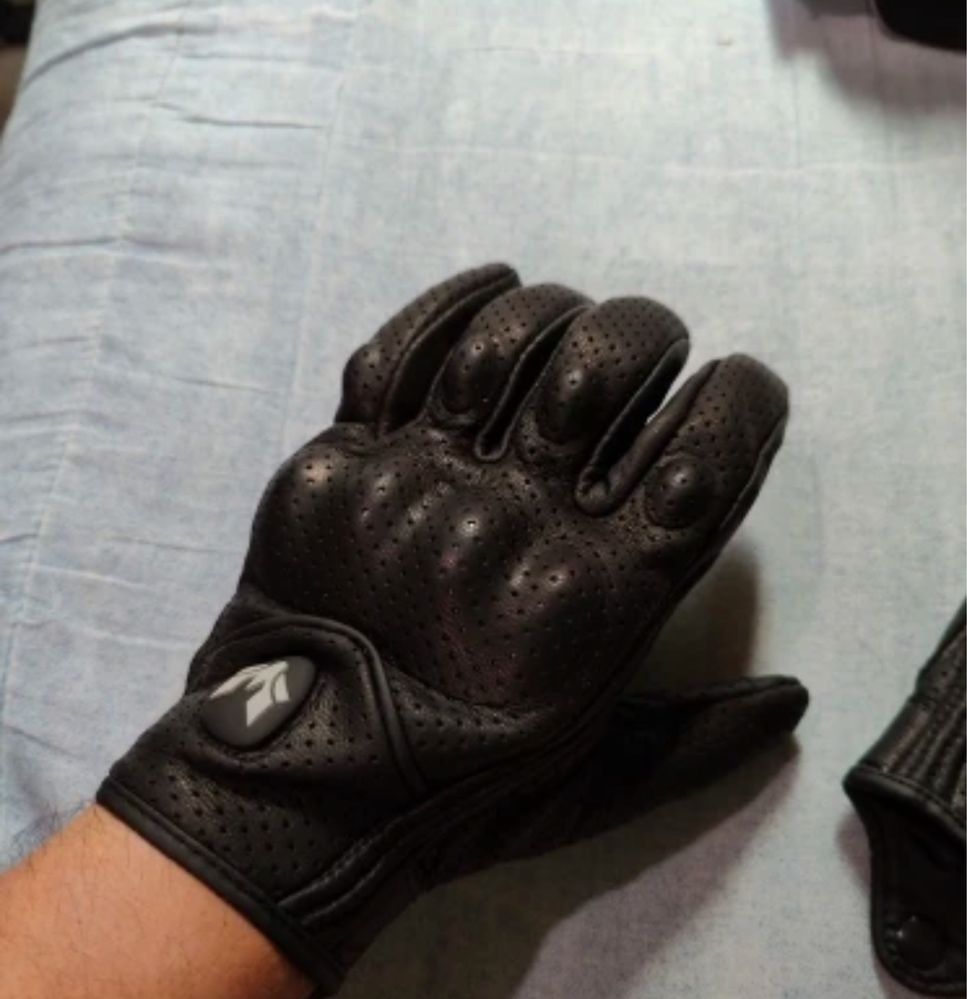 Мотоперчатки кожанные перфорированные черные мужские