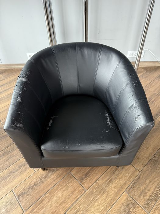 Крісло м’яке, шкірозамінник, б/у