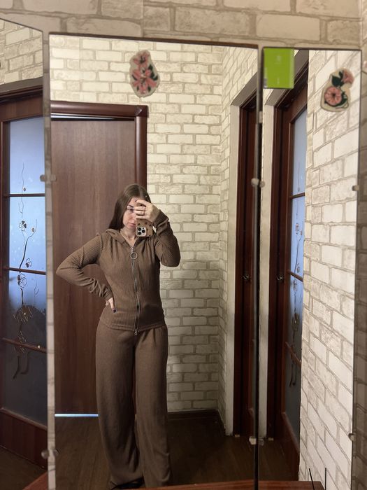 Новий костюм з биркою