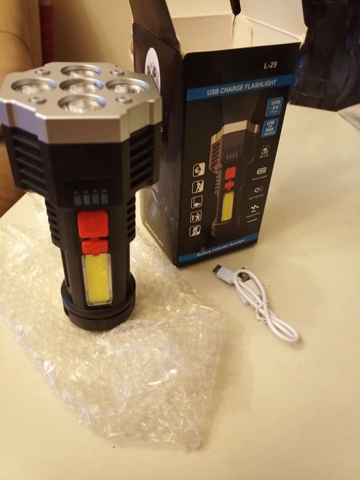 Ліхтар акумуляторний світлодіодний.