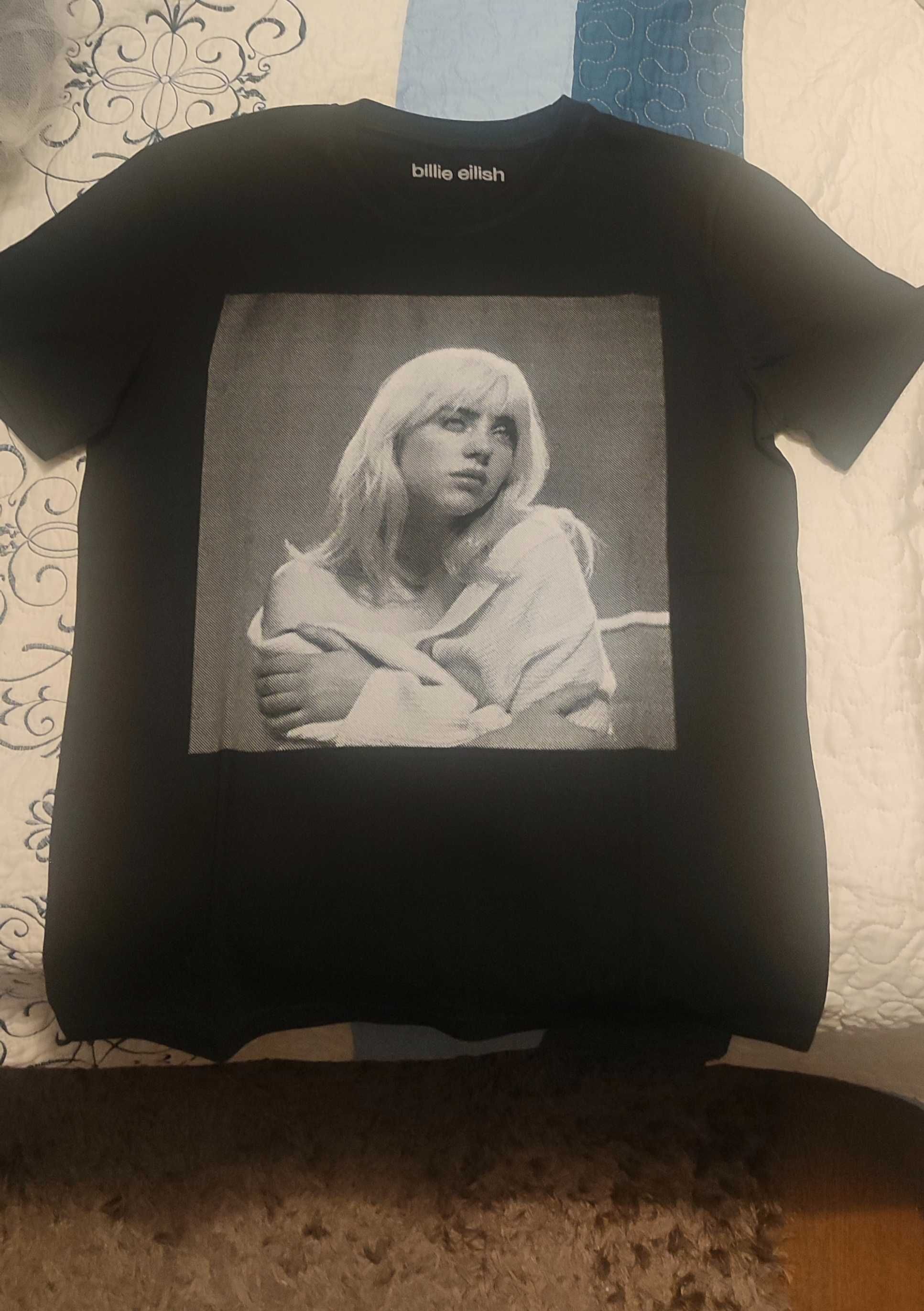 T-Shirt Oficial Billie Eilish, álbum Happier Than Ever (tamanho M)