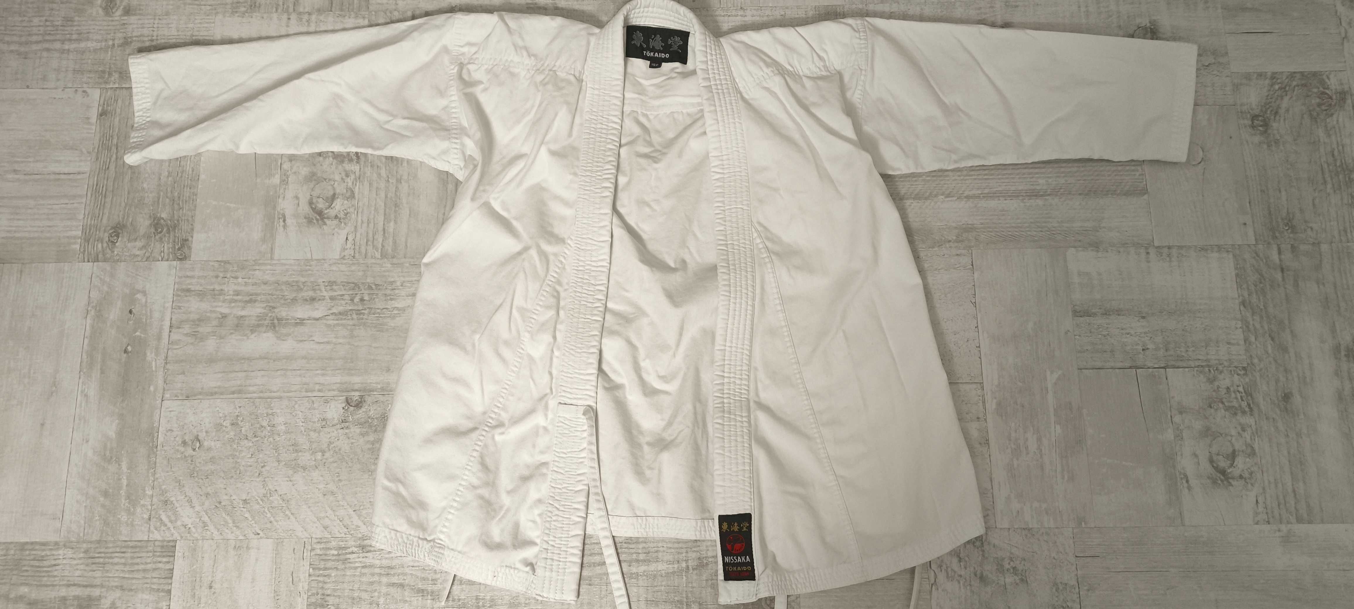 Karategi Tokaido Nissaka Kimono Karate + 2 pasy.