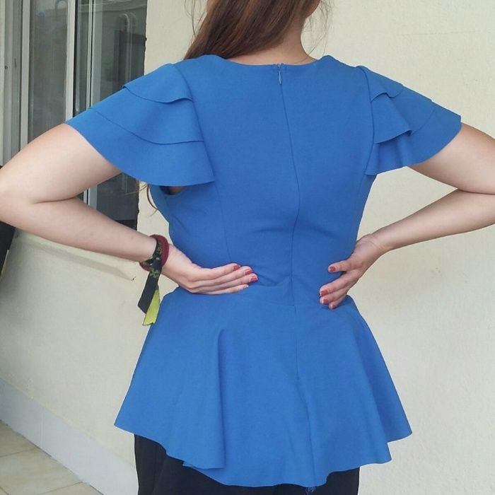 Blusa azul de cerimónia, formal e casual