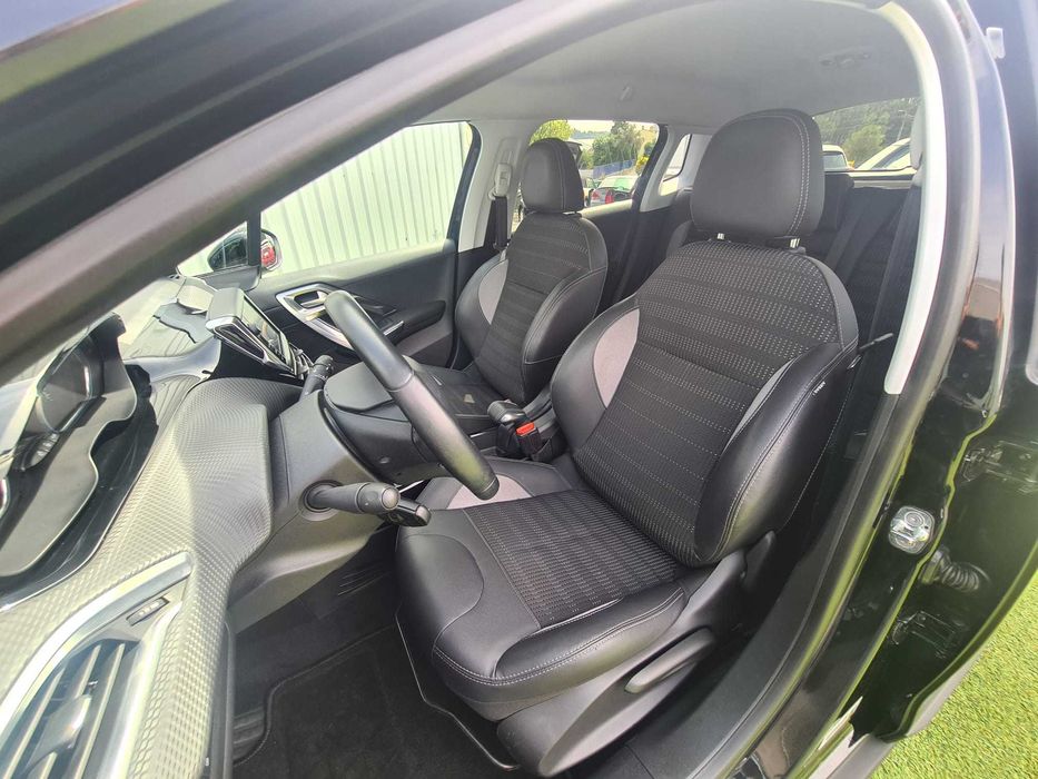 Peugeot 2008 1.6 HDi Allure APENAS 95.000 km