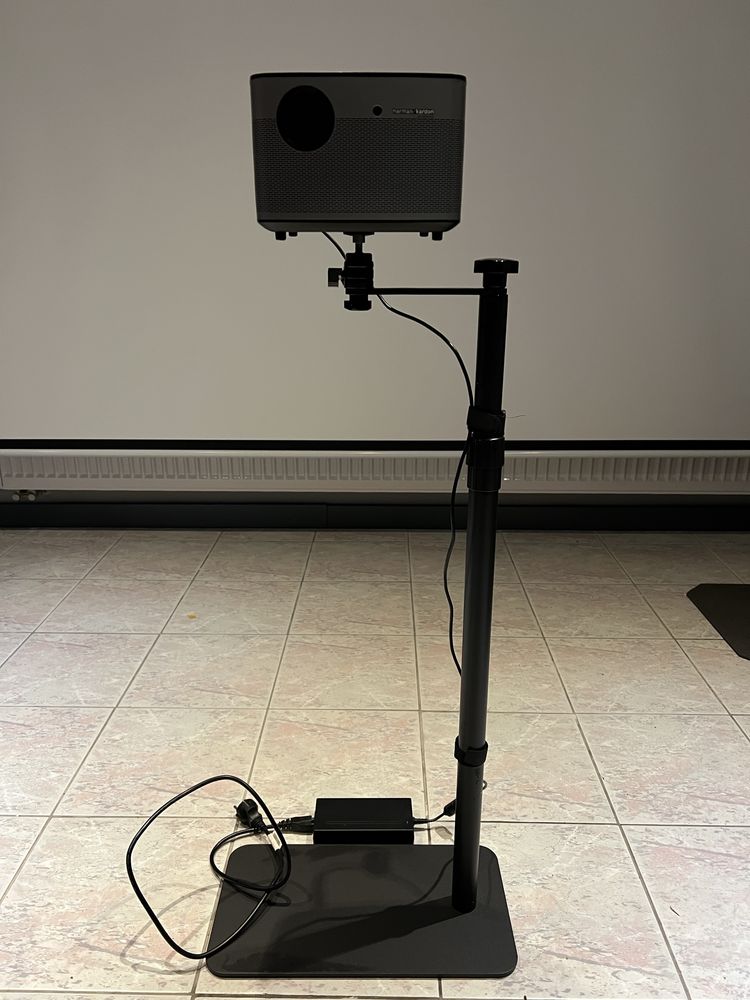 Projektor XGIMI H2 ze statywem