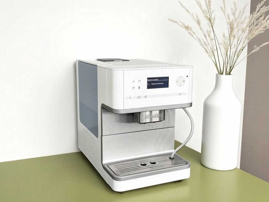 Кавомашина Miele / Миле CM 61, автомат, біла, капучинатор