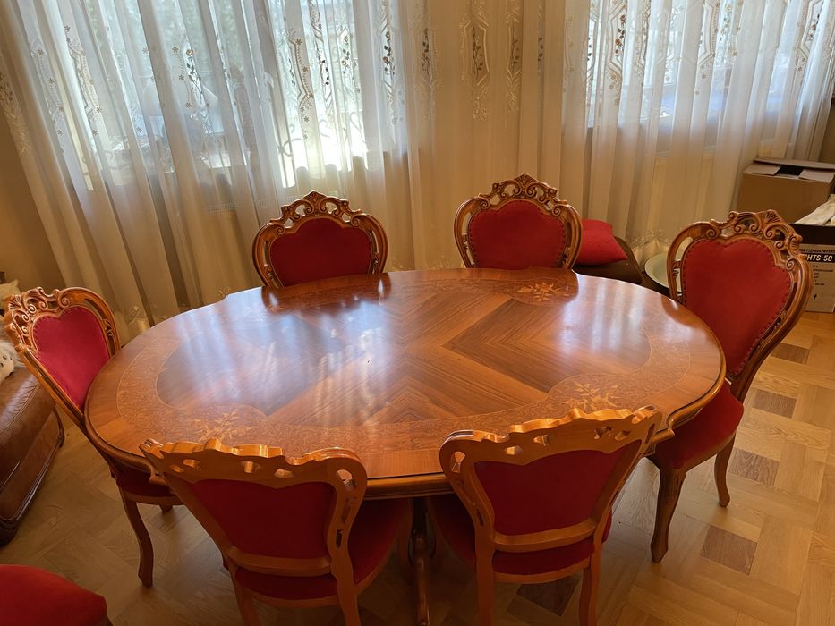 Шикарный стол со стульями натуральное дерево