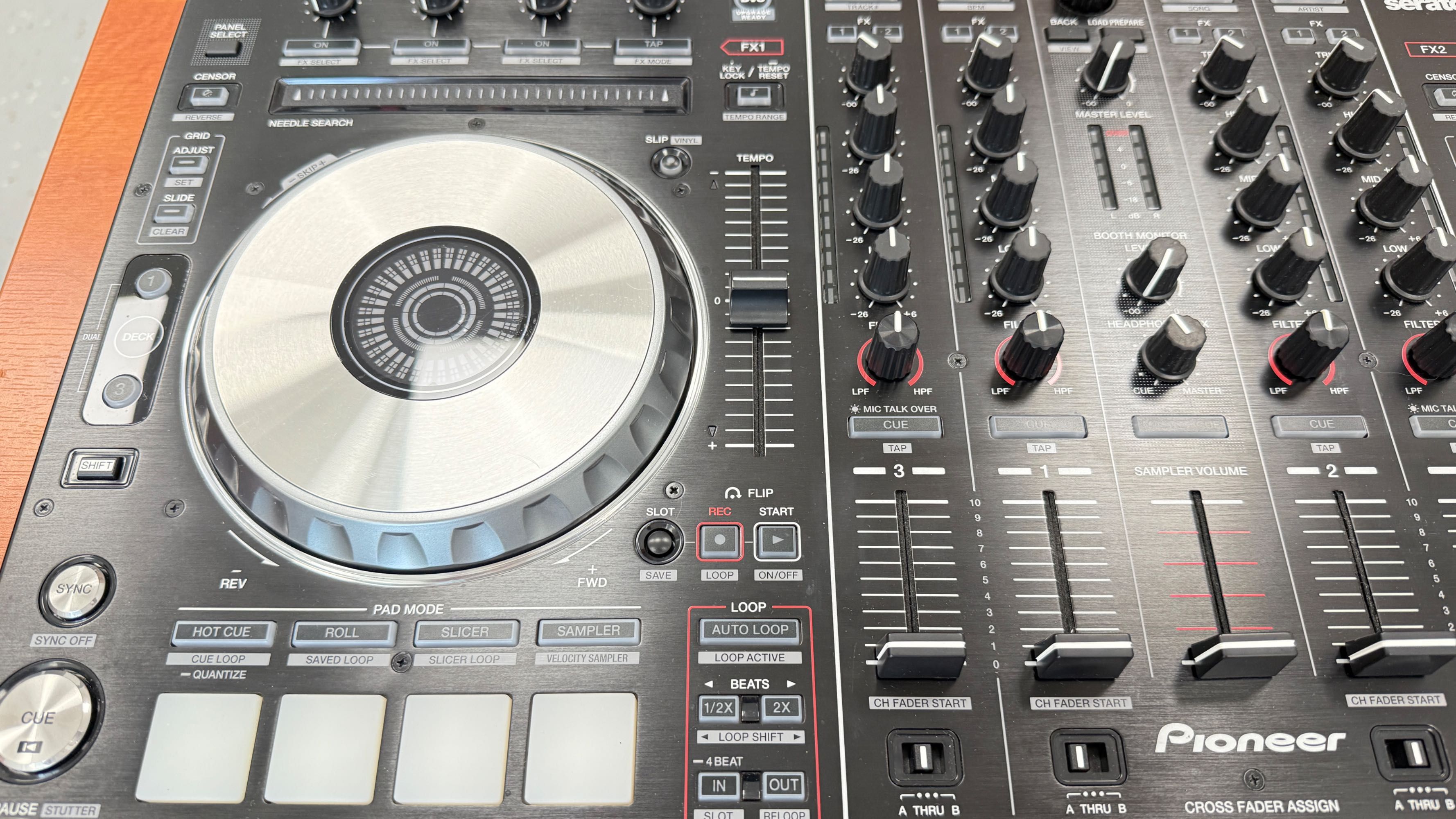 Pioneer DDJ SX2 w bardzo dobrym stanie technicznym