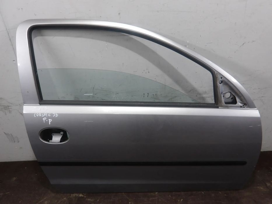 OPEL CORSA C 3D 1.0B  DRZWI PRAWE PRZEDNIE