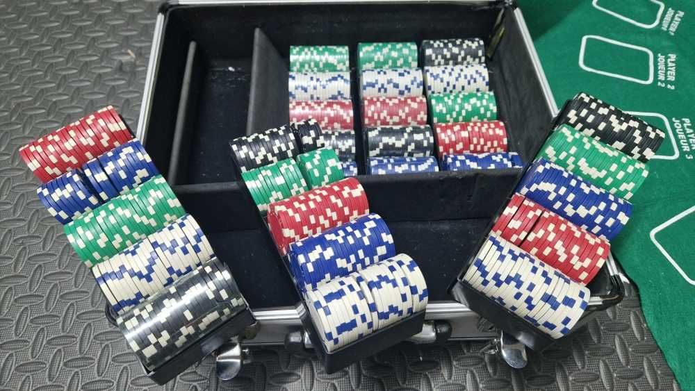 Jogo de cartas com fichas