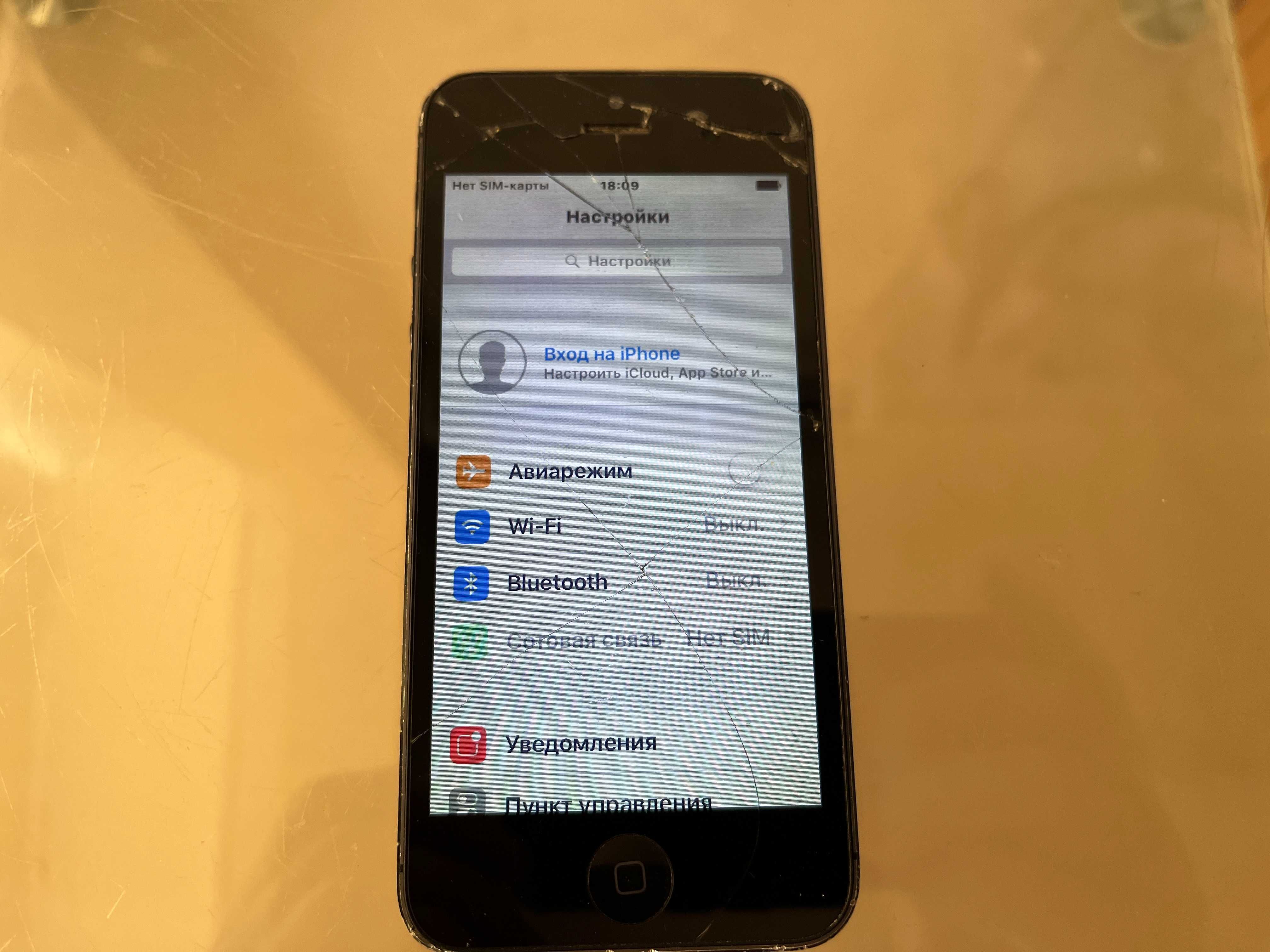 Apple iPhone A 1429. (16 ГБ). рабочий.