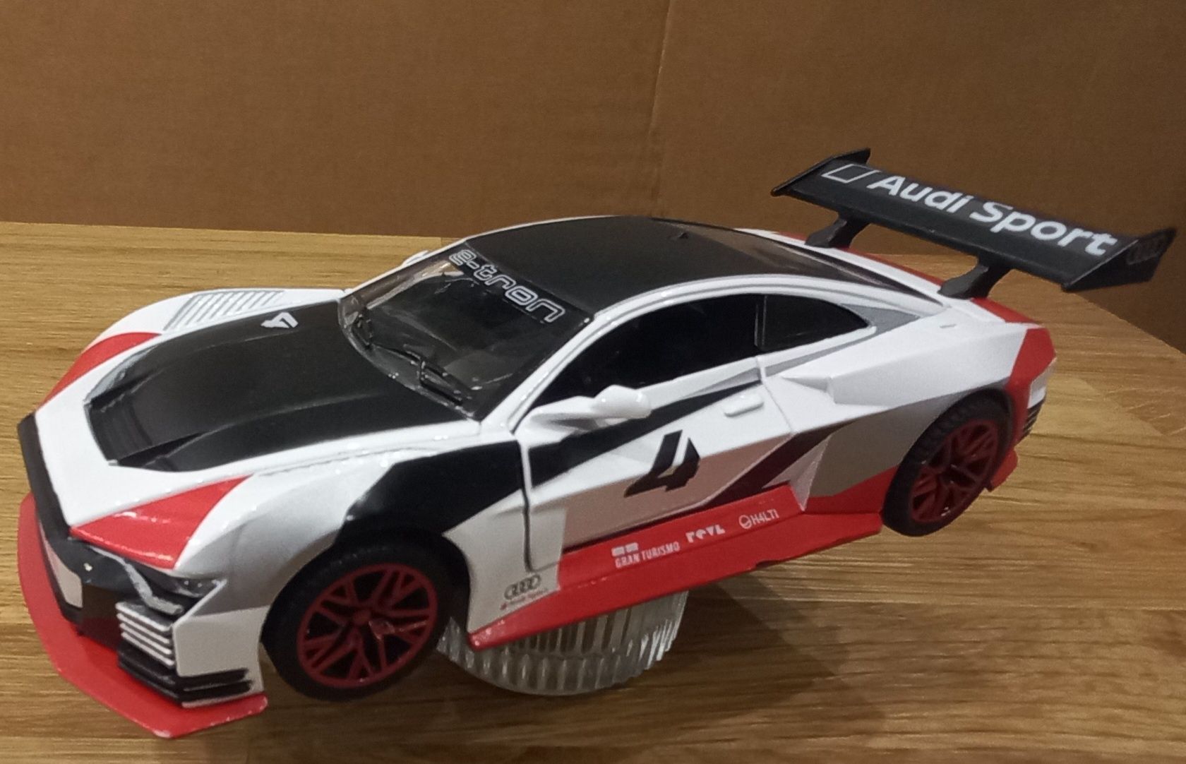 Audi GT alloy gran turismo model 1:32 metal