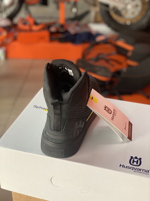 Моточеревики REV’IT для Husqvarna/Нові/Оригінал