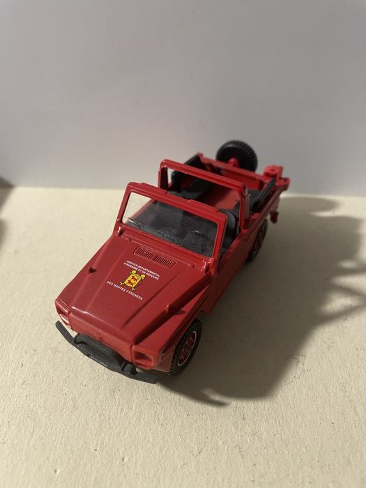 Miniatura peugeot P4 da solido