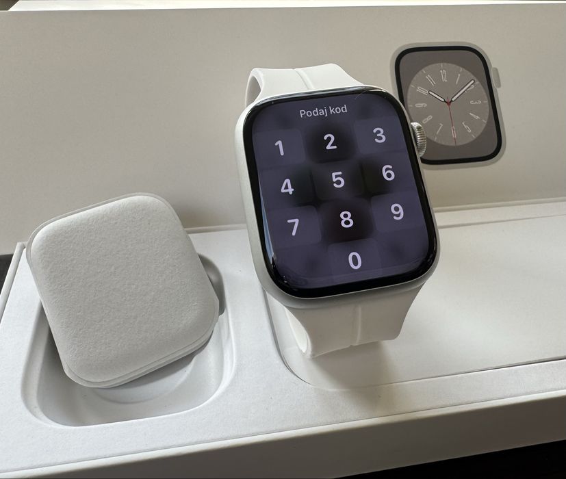 Smartwatch Apple Watch series 8 - stan celujacy