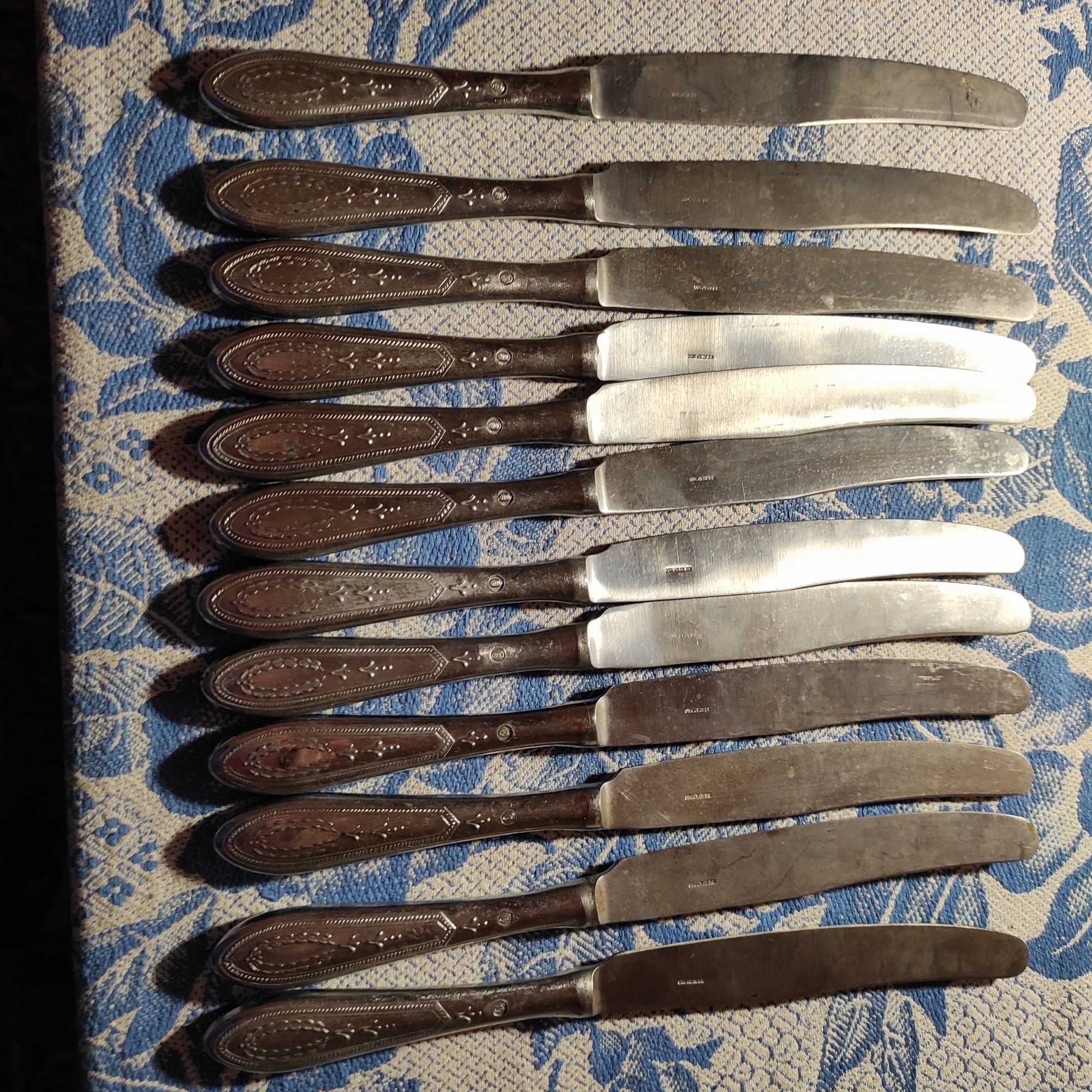 набор обеденных ножей