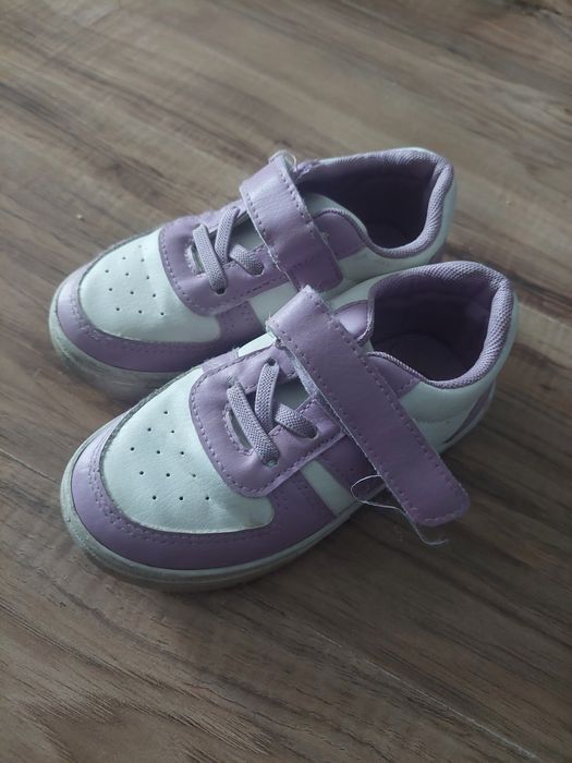 Oddam adidaski dziewczęce, stan bardzo dobry