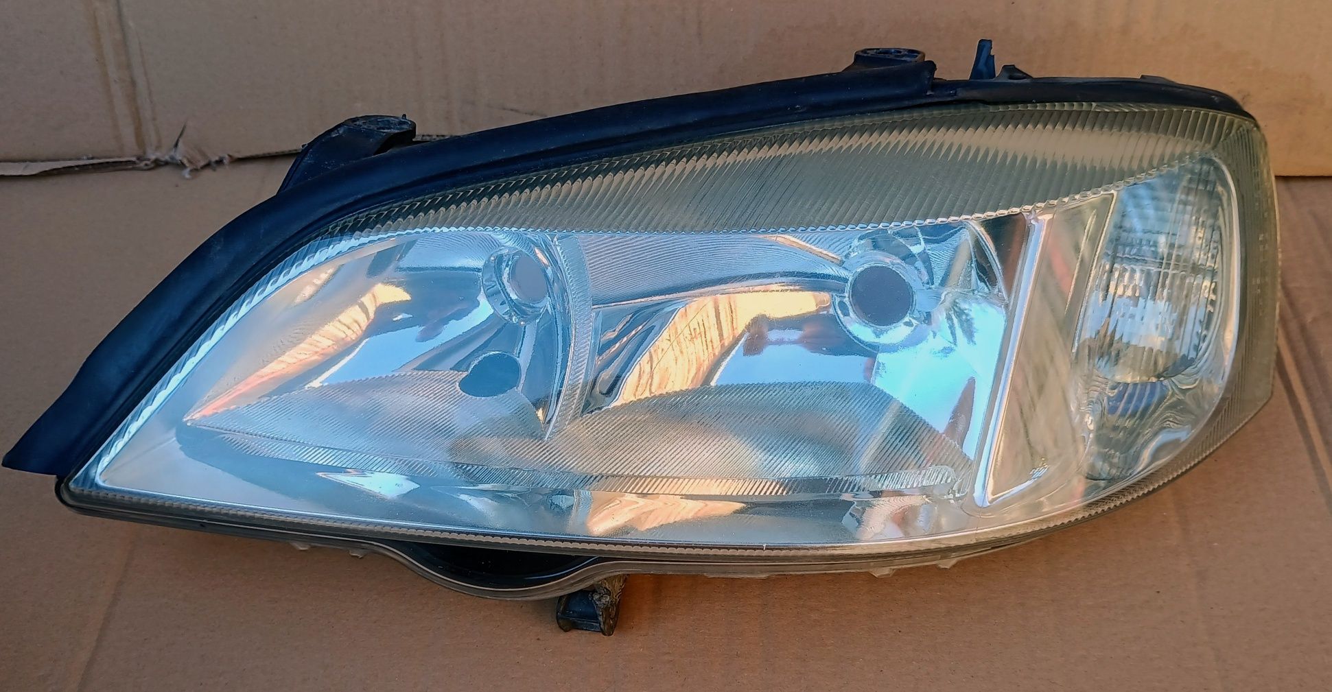 Reflektory lampy przednie komplet Opel Astra G