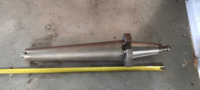 Cone BT50 com suporte alongador 370 mm para roca