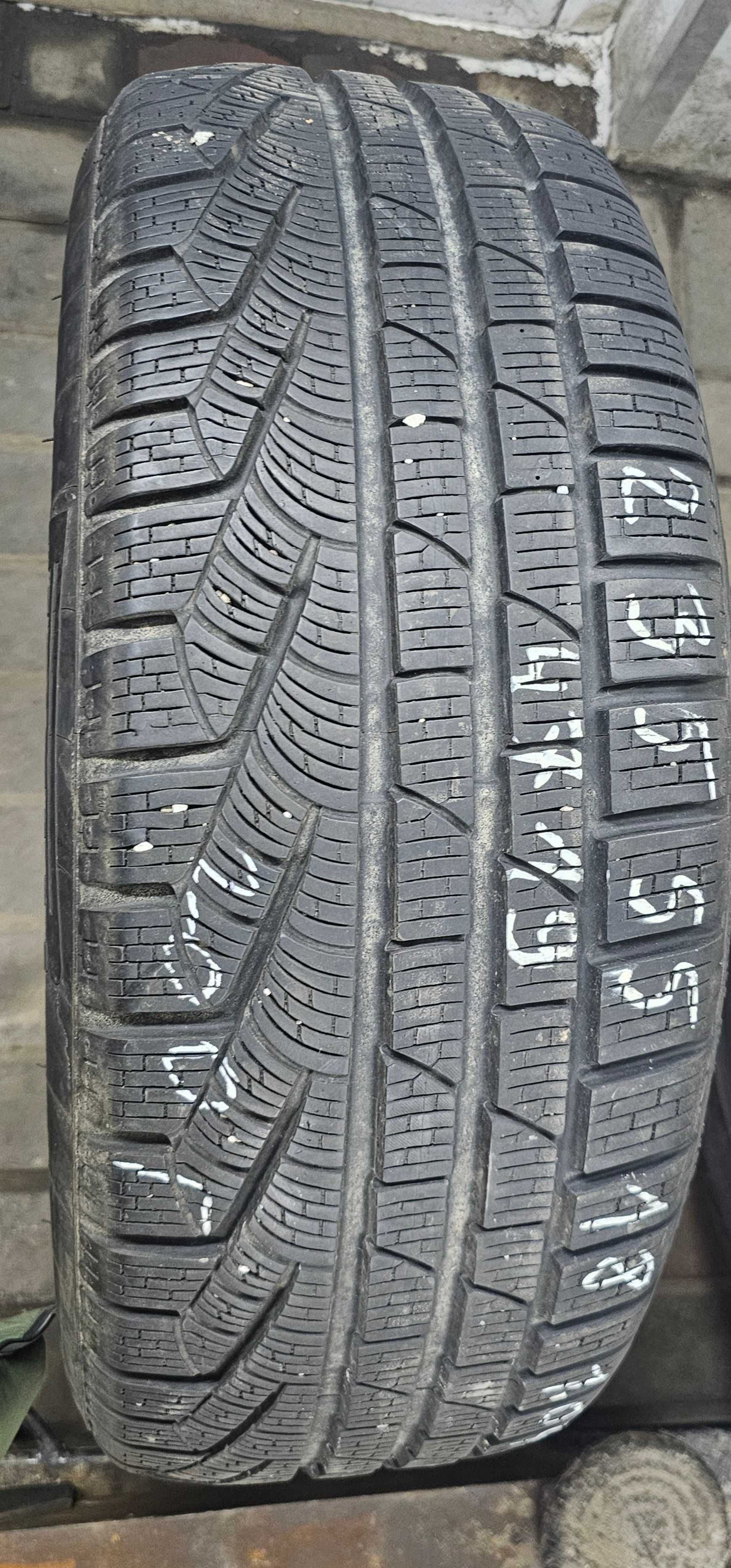 235/55R18 Pirelli Sotto Zero Winter 210 Serie 2 1 sztuka