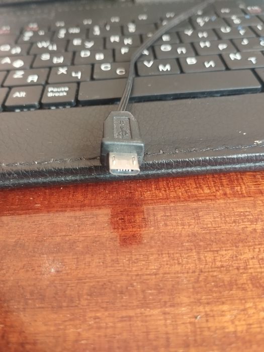 Чехол, клавиатура для планшета Nomi