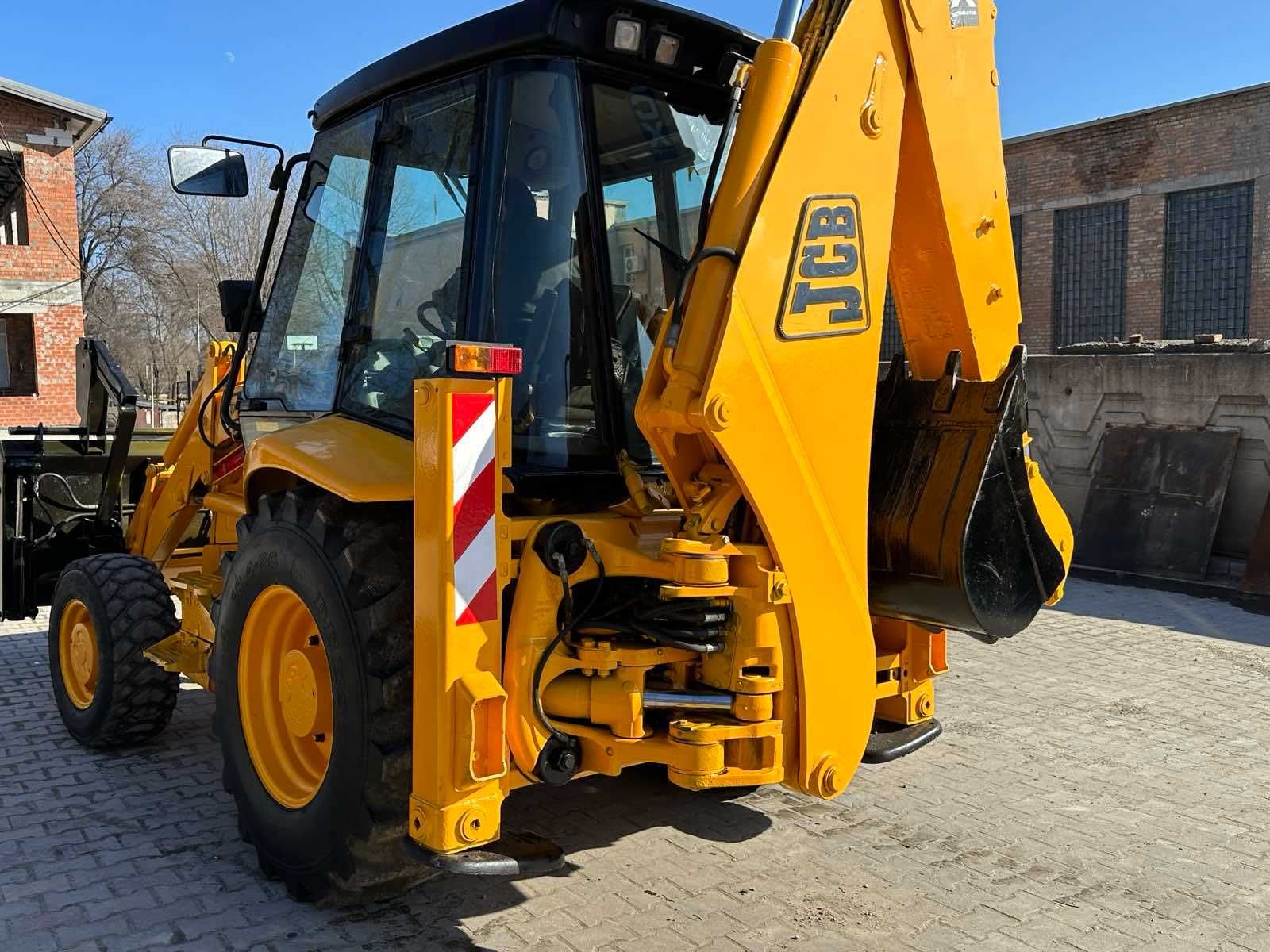 Продам Джисиби Экскаватор JCB 3cx 1997 год КПП автомат