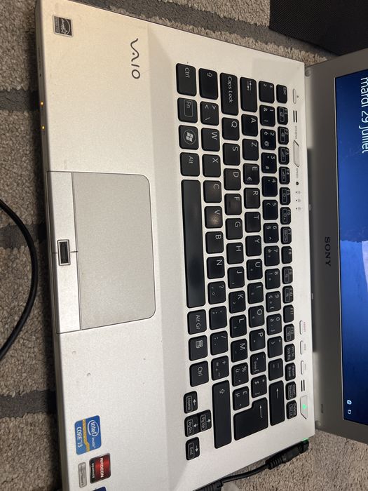 Ноутбук с Европы Sony