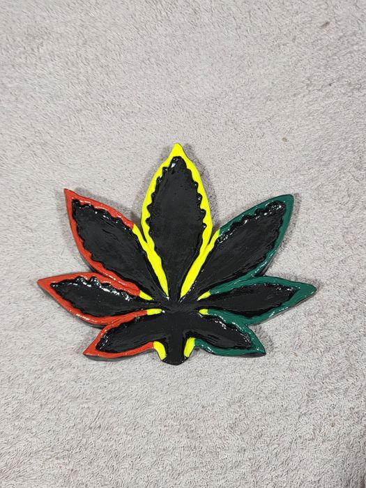 Cinzeiro Artesanal de cerâmica fria